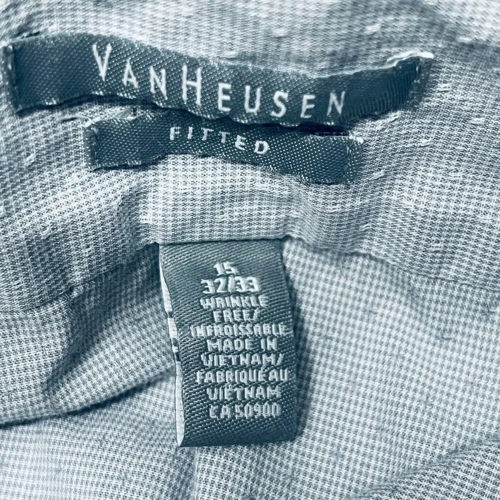 Van Heusen Mens Long Sleeve Light Blue Dress Shirt 15 neck,‎ 32/33 sleeve